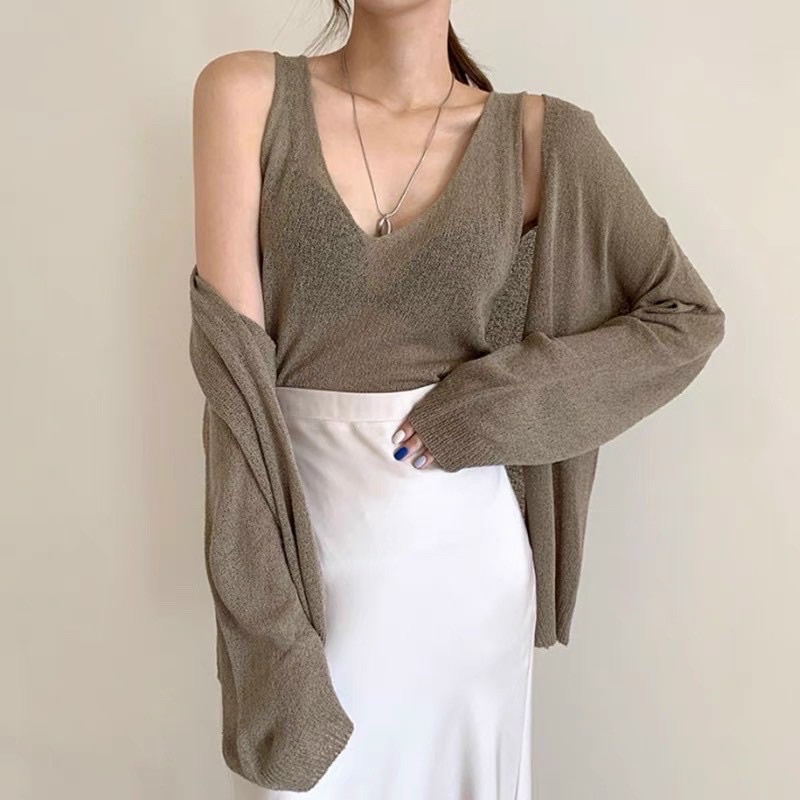 Set áo cặp áo len giấy cổ V sát nách, mix cùng cadigan trơn màu