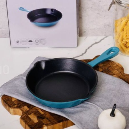 Chảo gang Oceno 16cm màu xanh có vòi rót dùng được bếp từ 2 màu cao cấp