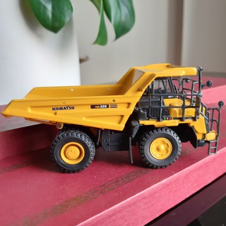 mô hình ô tải mỏ KOMATSU HD325 1/87 (chính hãng KOMATSU) - (hãng tomica, matchbox đã từng theo đuổi dòng xe này từ 1971)