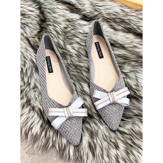 Bệt nơ gắn xích mũi nhọn siêu sang