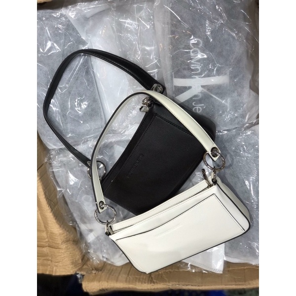 Túi kẹp nách Calvin klein