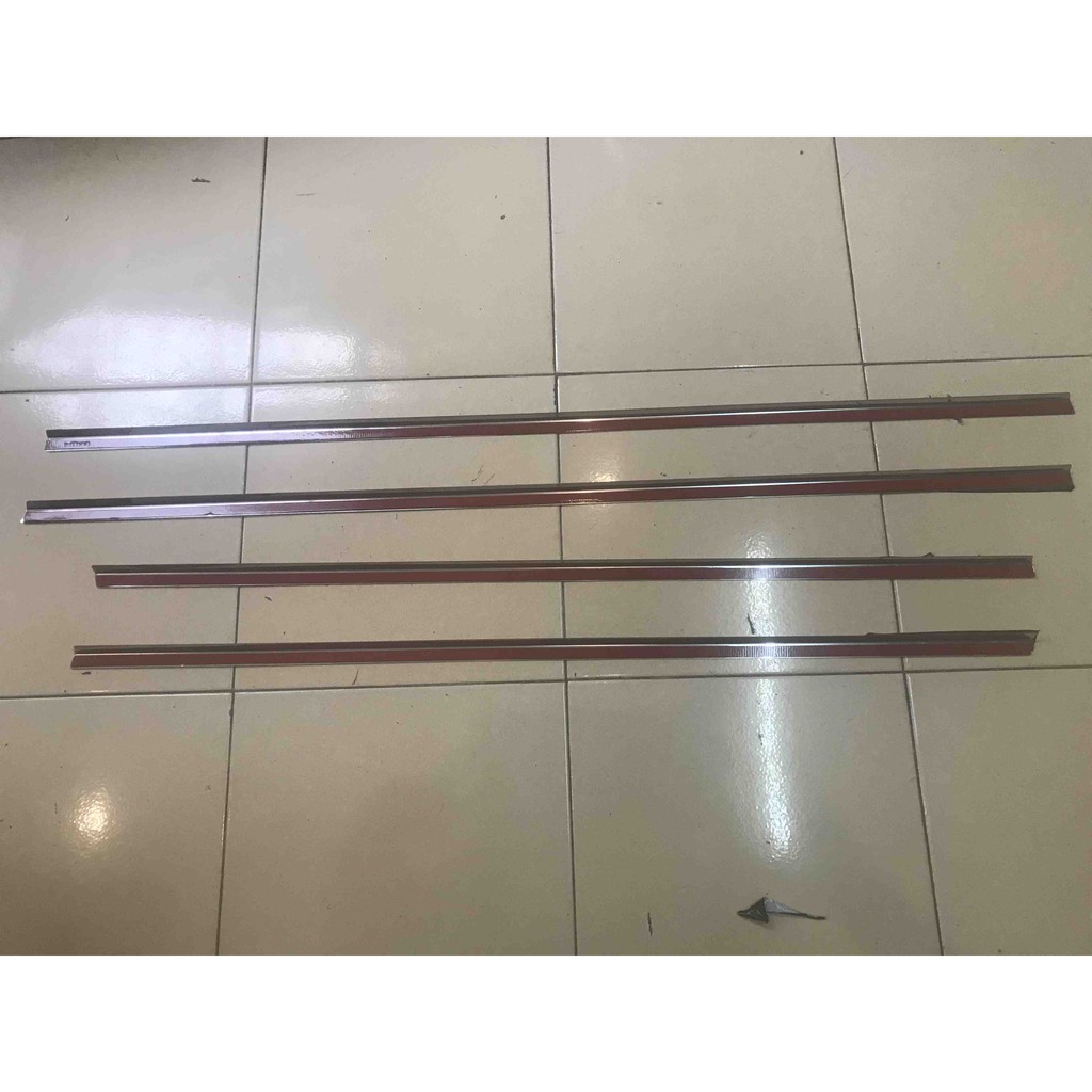 nẹp viền chân kính innova 2006 - 2016