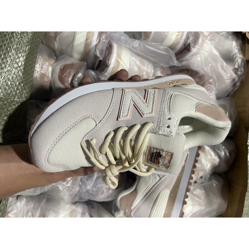 &gt;ẢH THẬT-HÀNG THẬT&lt; Giày sneaker N 574 nâu sữa vàng dành cho nữ