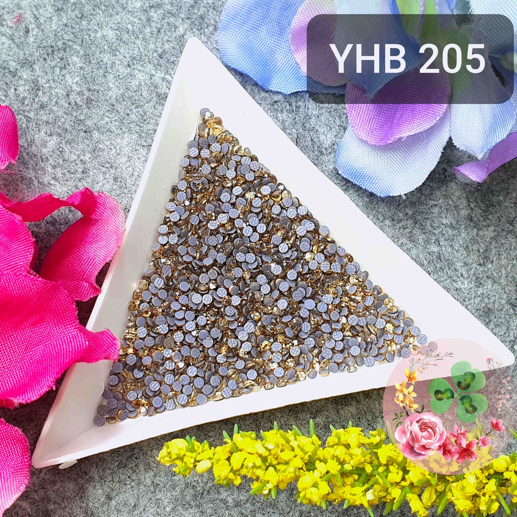 Mã YHB 205 . Đá YHB size 4, size 6 đính trang trí móng siêu lấp lánh. Hàng chuẩn loại A.