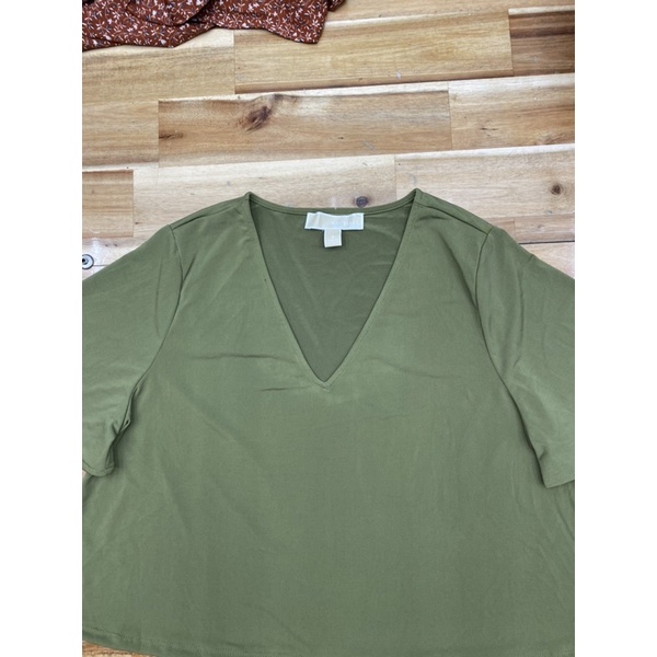 Áo thun dáng vừa