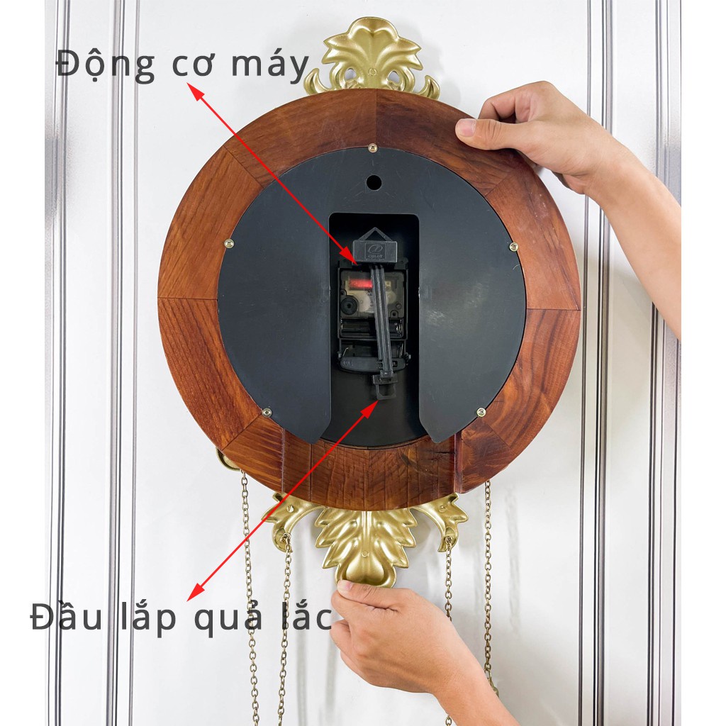 Đồng hồ treo tường TÂN CỔ ĐIỂN quả lắc chất liệu gỗ và hợp kim mạ đồng cao cấp sang trọng DHTT35