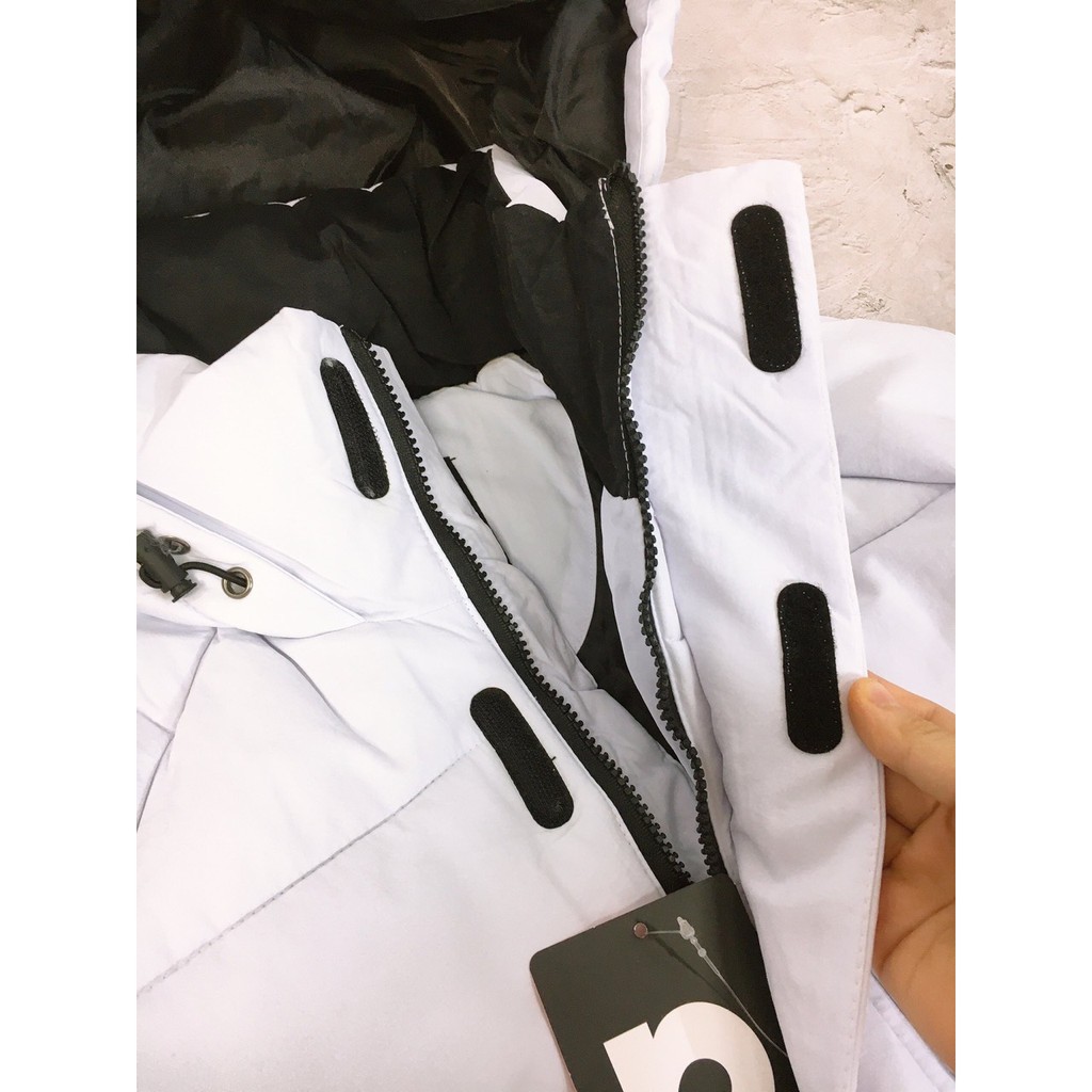 Áo khoác phao dáng dài.