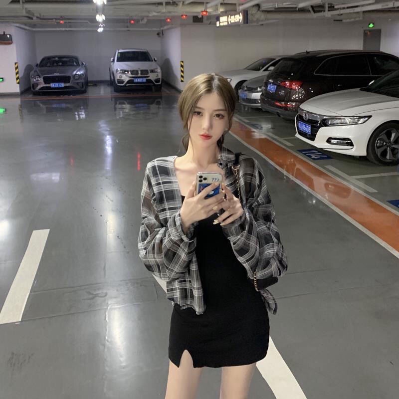 COZOK Bộ đầm hai dây thiết kế xẻ tà màu đen + áo khoác sơ mi kẻ sọc ca rô chống nắng quyến rũ thời trang