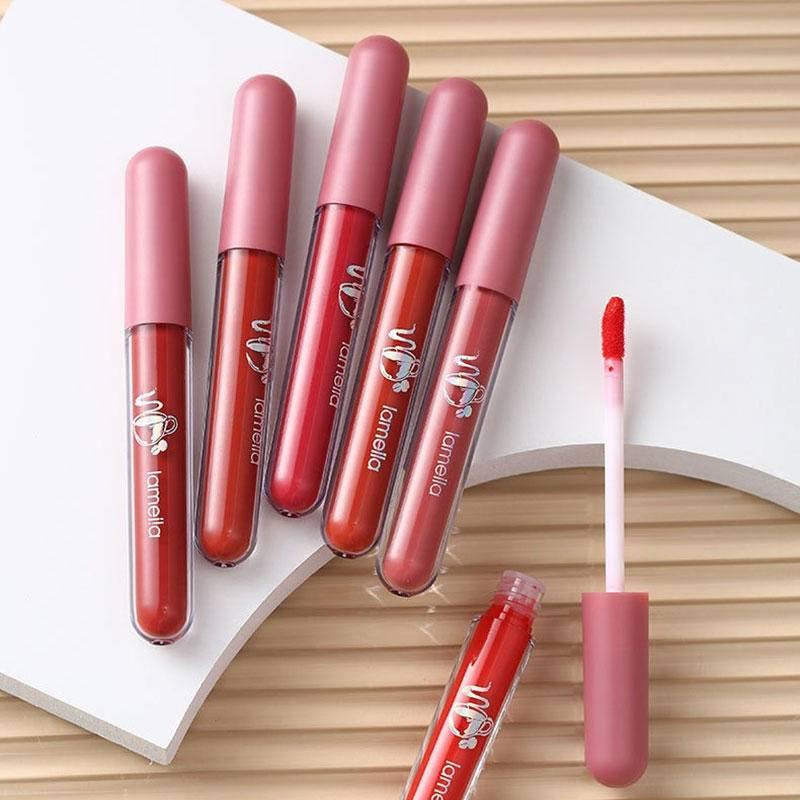 Son Kem Lì Kháng Nước Lâu Trôi Và Dưỡng Ẩm Môi