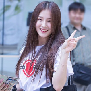 Áo thun Momoland trái tim