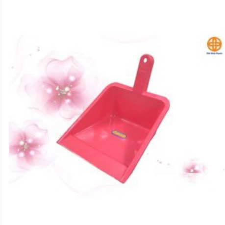 Xẻng hót rác nhựa. có cán cầm có lỗ treo tiện dụng