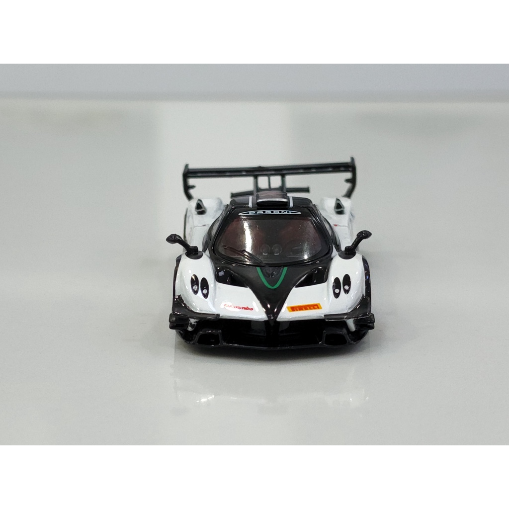 Xe Mô Hình Pagani Zonda Revolucion Bianco Benny 1:64 Tarmac Works