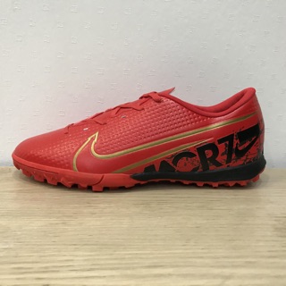 Giày bóng đá cr7 đỏ đen