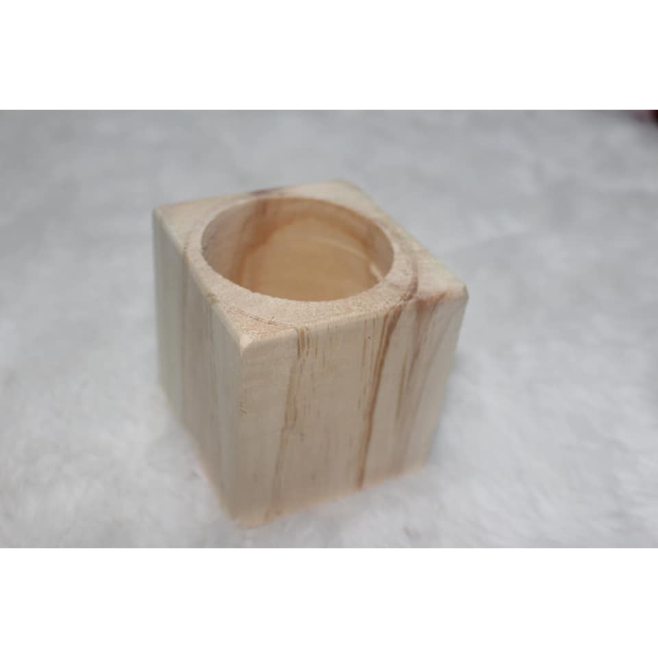 LỌ GỖ VUÔNG LỖ TRÒN CẮM HOA