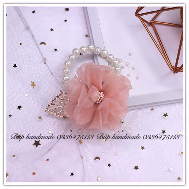 Vòng tay hoa voan cô dâu