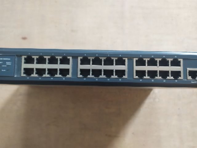Bộ chia mạng LINKSYS SRW224 24 PORT 10/100+2 PORT GIGABIT