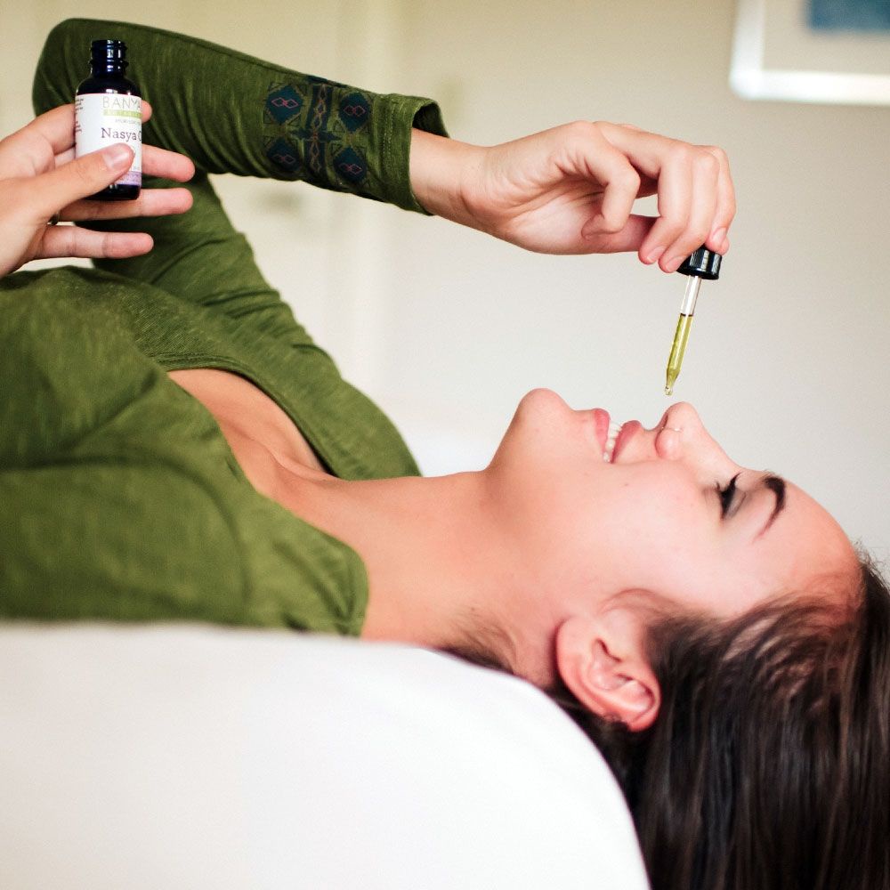Nasya Oil - Dầu Nasya nhỏ mũi để thở thông thoáng