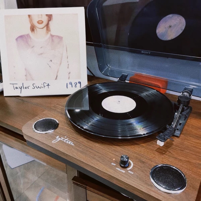 Máy nghe nhạc đĩa than Syitren Tammi chính hãng và tặng kèm đĩa than cổ điển khi mua máy