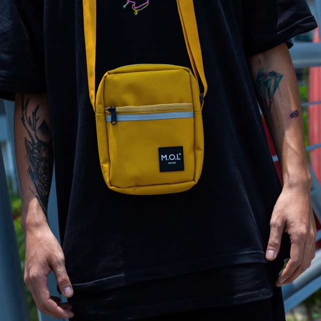 [Mã SKAMA06 giảm 8% tối đa 50K đơn 250K] Túi đeo chéo: M.O.L Iconic Bag | BigBuy360 - bigbuy360.vn