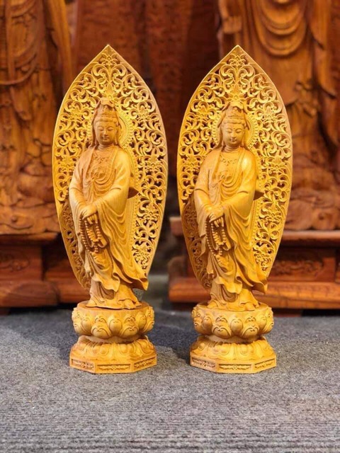 Tượng gỗ Phật và tượng gỗ theo tuổi