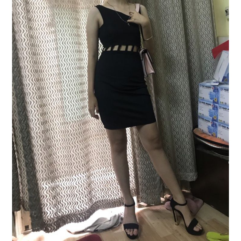 Đâm body đen.