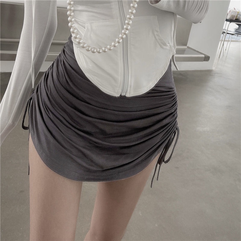 Quần đùi nữ, váy nữ phong cách sexy, trẻ trung