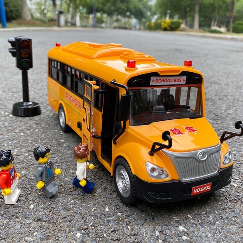 Đồ Chơi Ô Tô Xe Buýt School Bus Cho Trẻ Em Mở Các Cửa, Có Đèn, Âm Thanh Và Hành Khách