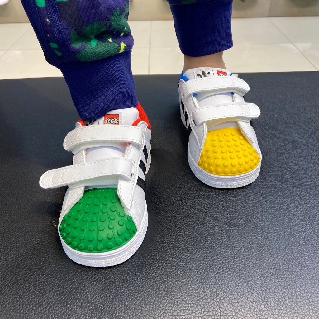 Giày Thể Thao Họa Tiết Cỏ Ba Lá LEGO SUPERSTAR 2022AD x Cho Bé 2022AD