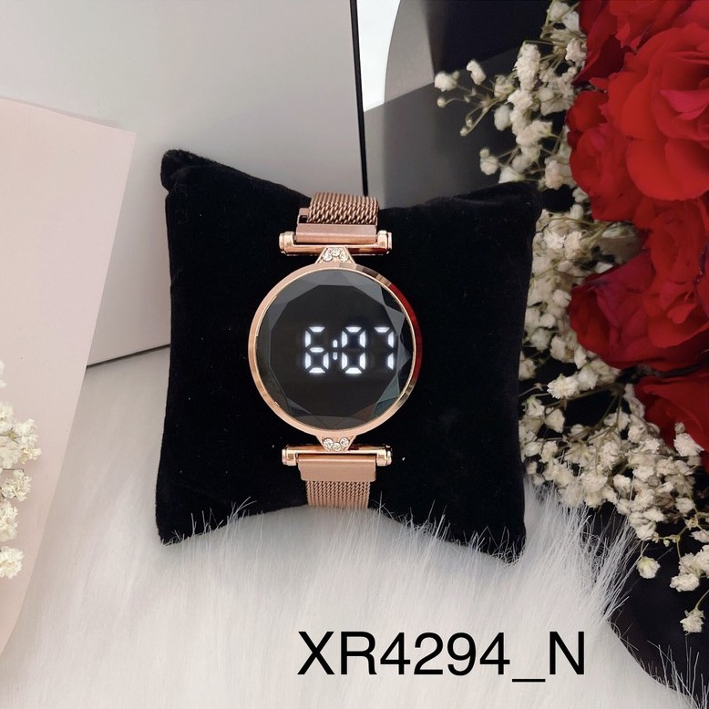 Đồng Hồ Nữ Mặt Số Tròn Điện Tử Dây Kim Loại Nam Châm Hot Trend UMI XR4294