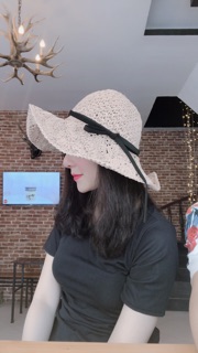 Mũ cói rộng vành nơ đen