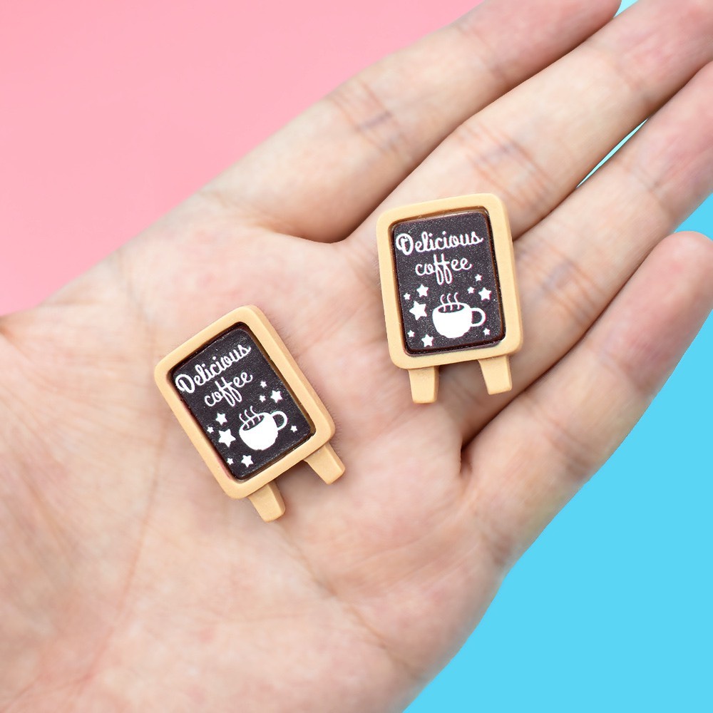 Charm (C217) slime/ Dụng Cụ Charm Trang Trí [Ko Keo &amp; Nút] Hình Bảng Hiệu &amp; Hạt Cà Phê (1.3x1.6 cm)