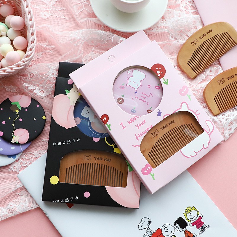 Set lược gỗ + gương mini cầm tay Hàn Quốc dễ thương