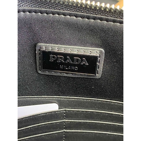 Clutch cho nam thương hiệu Prada da thật cao cấp màu đen trơn lịch lãm