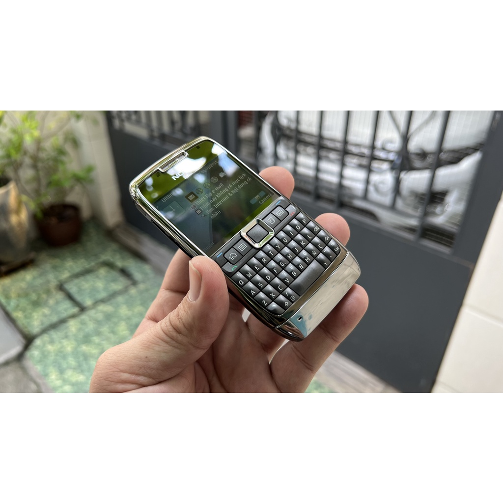 Điện thoại Nokia E71 chính hãng (1368)