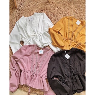 Áo peplum nút bọc phối ren siêu xinh