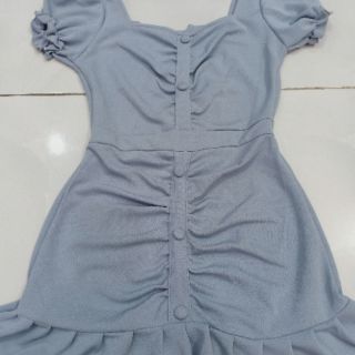 Đầm nhún bèo tay phồng