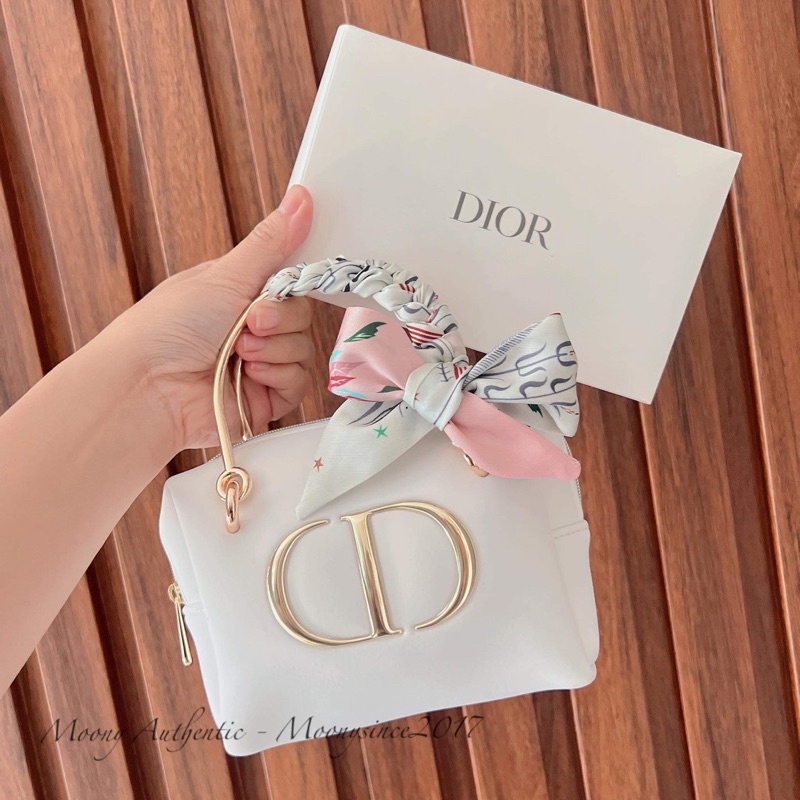 Ví pouch Dior gift trắng phối dây nơ siêu xinh