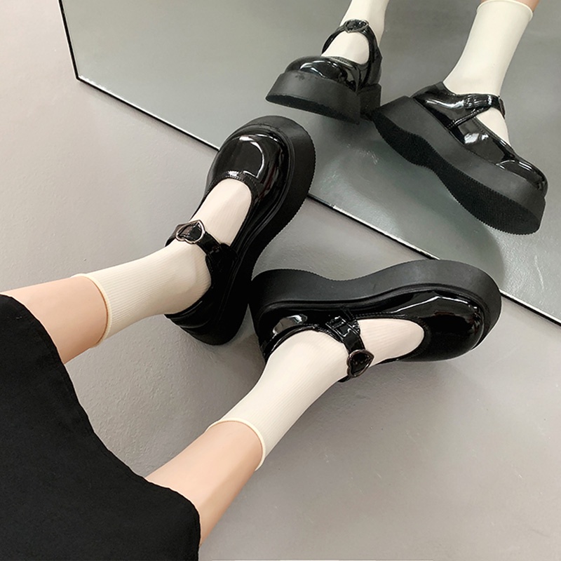 Giày Mary Janes khuy tim xinh xắn