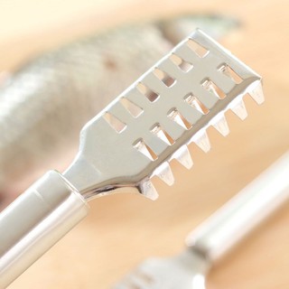Dụng cụ đánh vảy cá tiện lợi