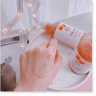 Sữa tắm tẩy tế bào chết hoa quả yesnow 260ml