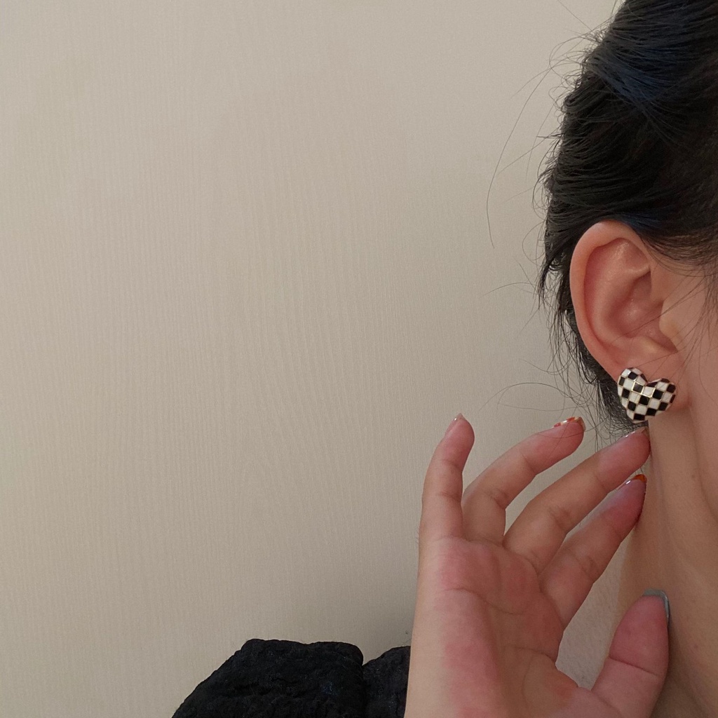 Bông tai hình trái tim 3d họa tiết sọc ca rô đơn giản dễ phối đồ 19a1307