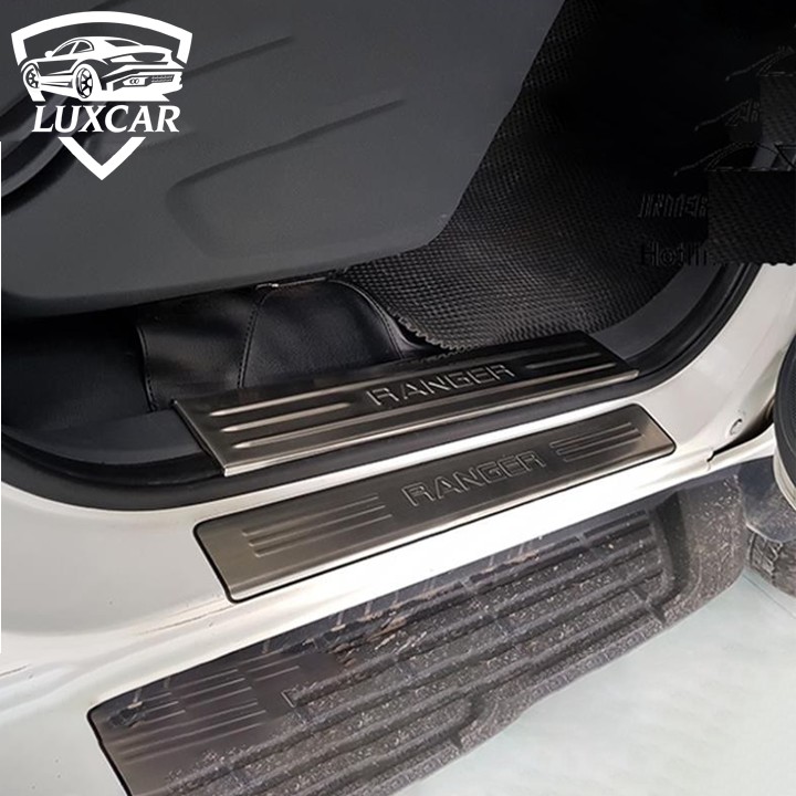 Ốp bậc cửa xe FORD RANGER - Chất liệu INOX, TITAN cao cấp LUXCAR