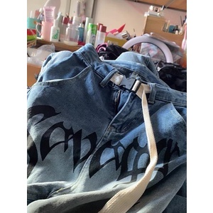 Quần bò jeans ống suông rộng in chữ kèm thắt lưng unisex nam nữ hip hop đường phố Châu Âu