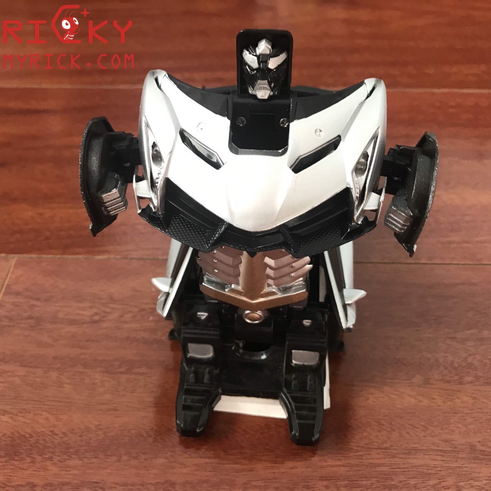 Xe Robot biến hình - Leo tường pin sạc độc đáo