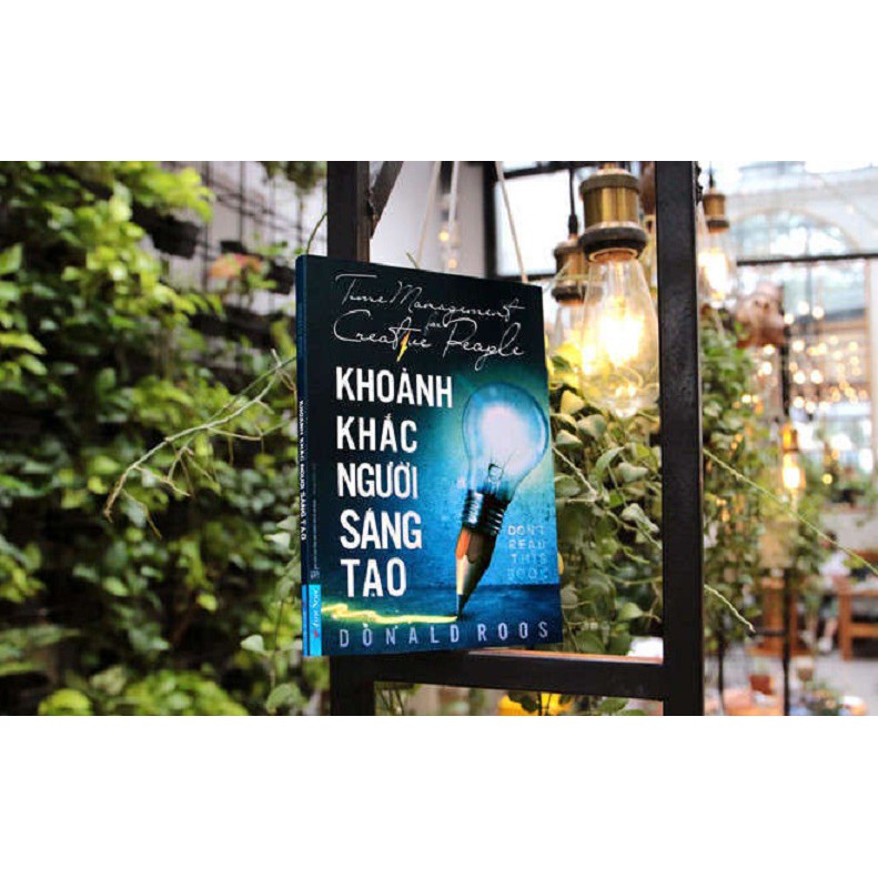 Sách - Combo Sức mạnh của hiện tại 49736 + Khoảnh khắc người sáng tạo 48579 - First News Tặng Kèm Bookmark