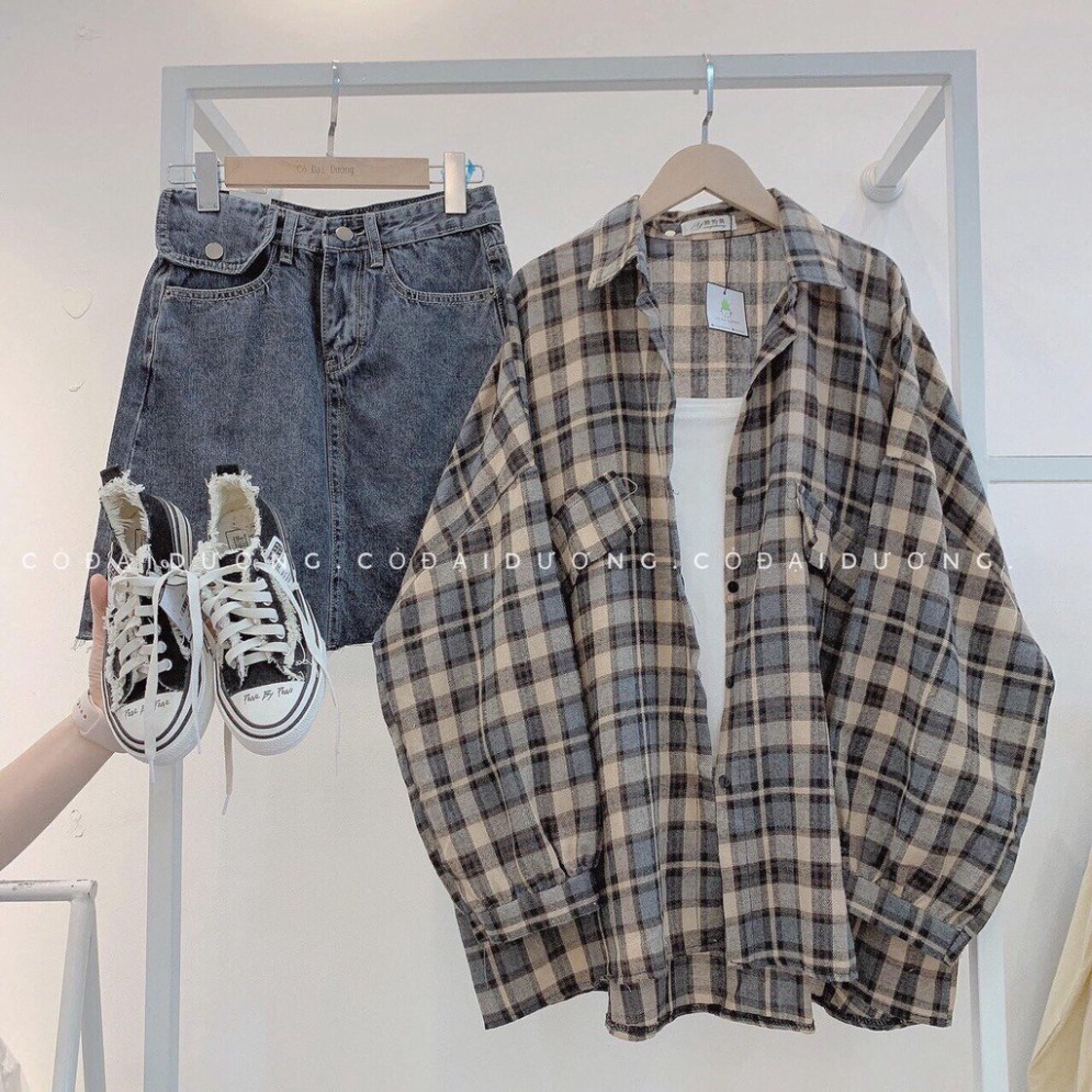 Áo sơ mi nam nữ kẻ sọc 2 túi lệch phối tay bồng/ Áo sơ mi cổ bẻ tay dài dáng suông ulzzang | BigBuy360 - bigbuy360.vn