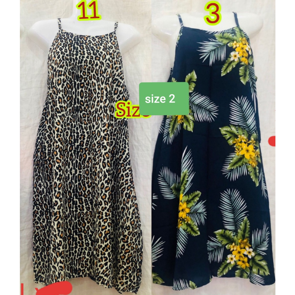 Đầm yếm form suông