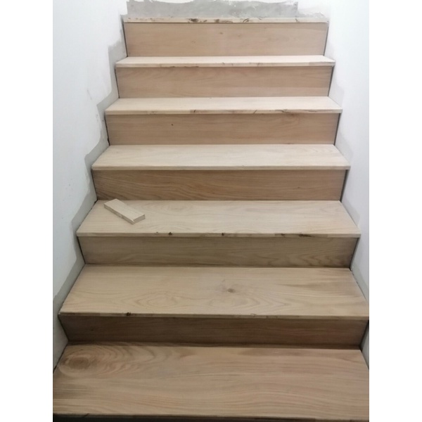 ỐP THANG GỖ TỰ NHIÊN/ CÔNG NGHIỆP