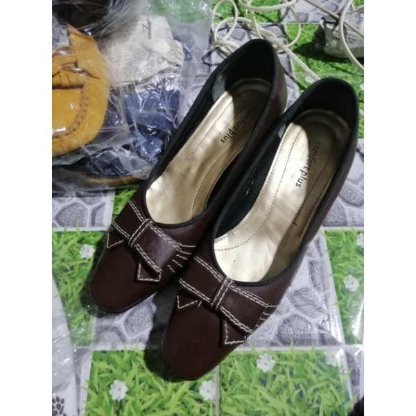 Giầy dép cho khách