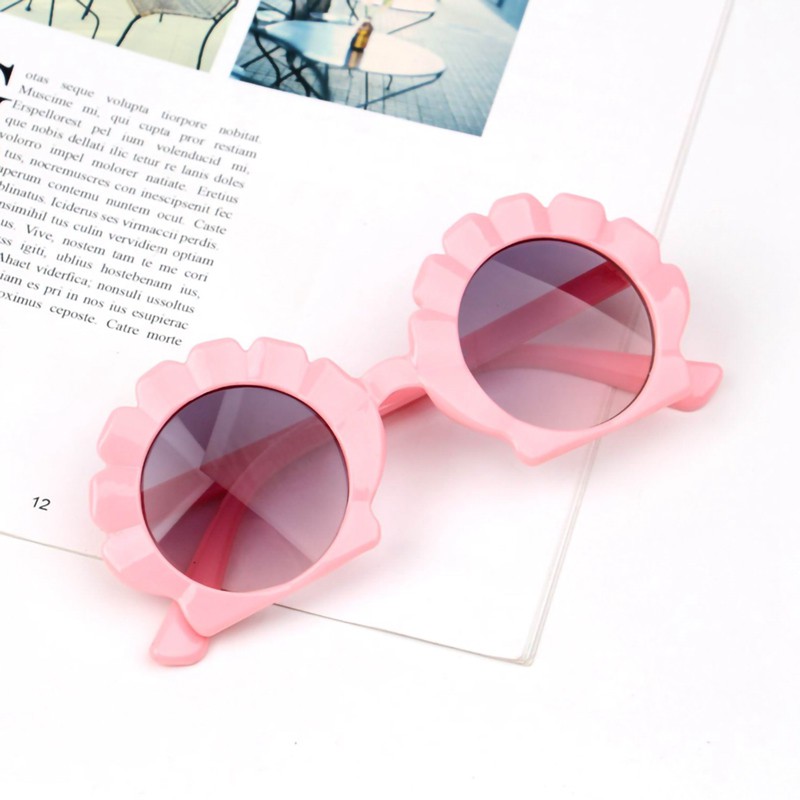 Kính mát chống tia UV họa tiết trái tim thời trang cho bé gái